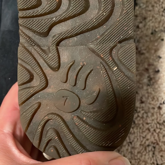 Bearpaw navy blue boots. - Picture 6 of 7